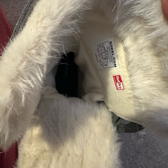 Gray Fur-Lined Women's Boots - Picture 4 of 6